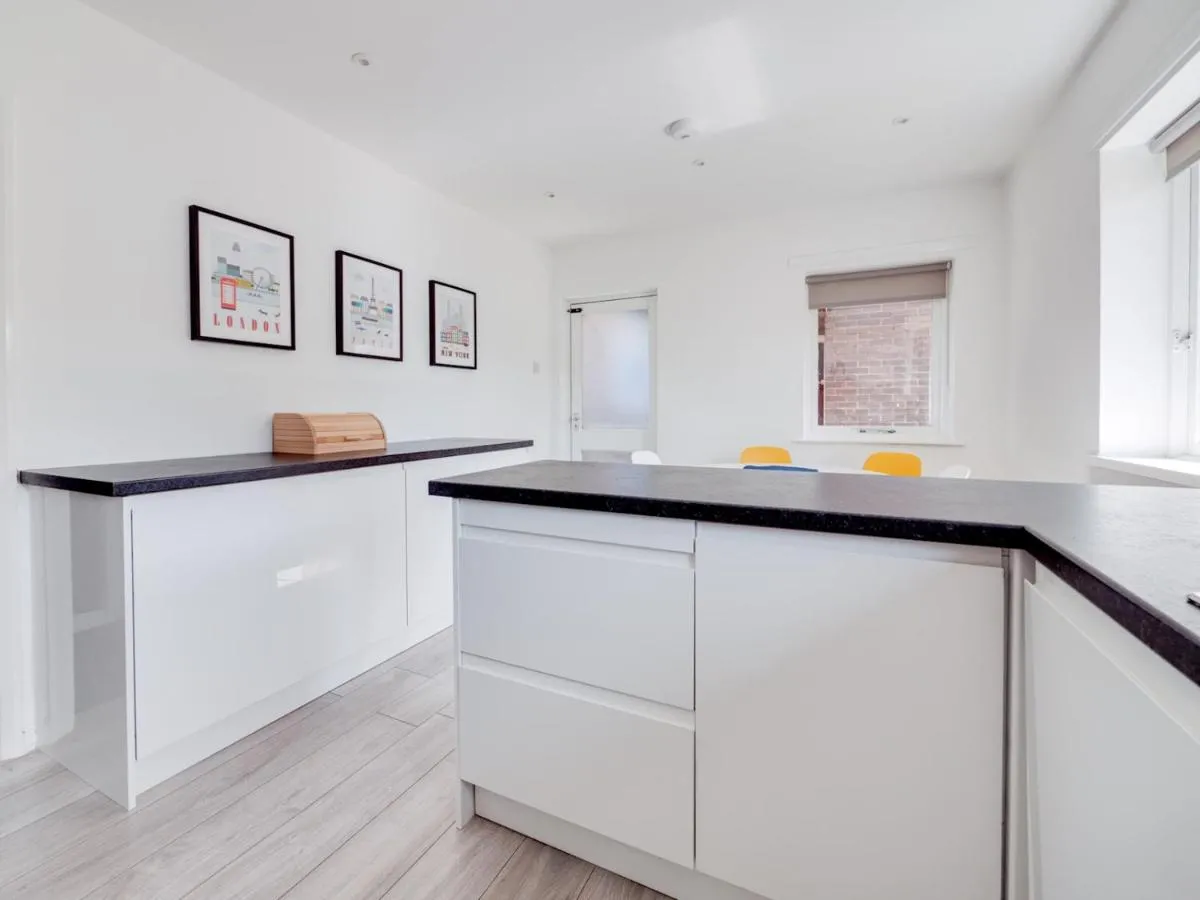 Image 4 of Pass the Keys Lovely 3 Bedroom property golf club and parking