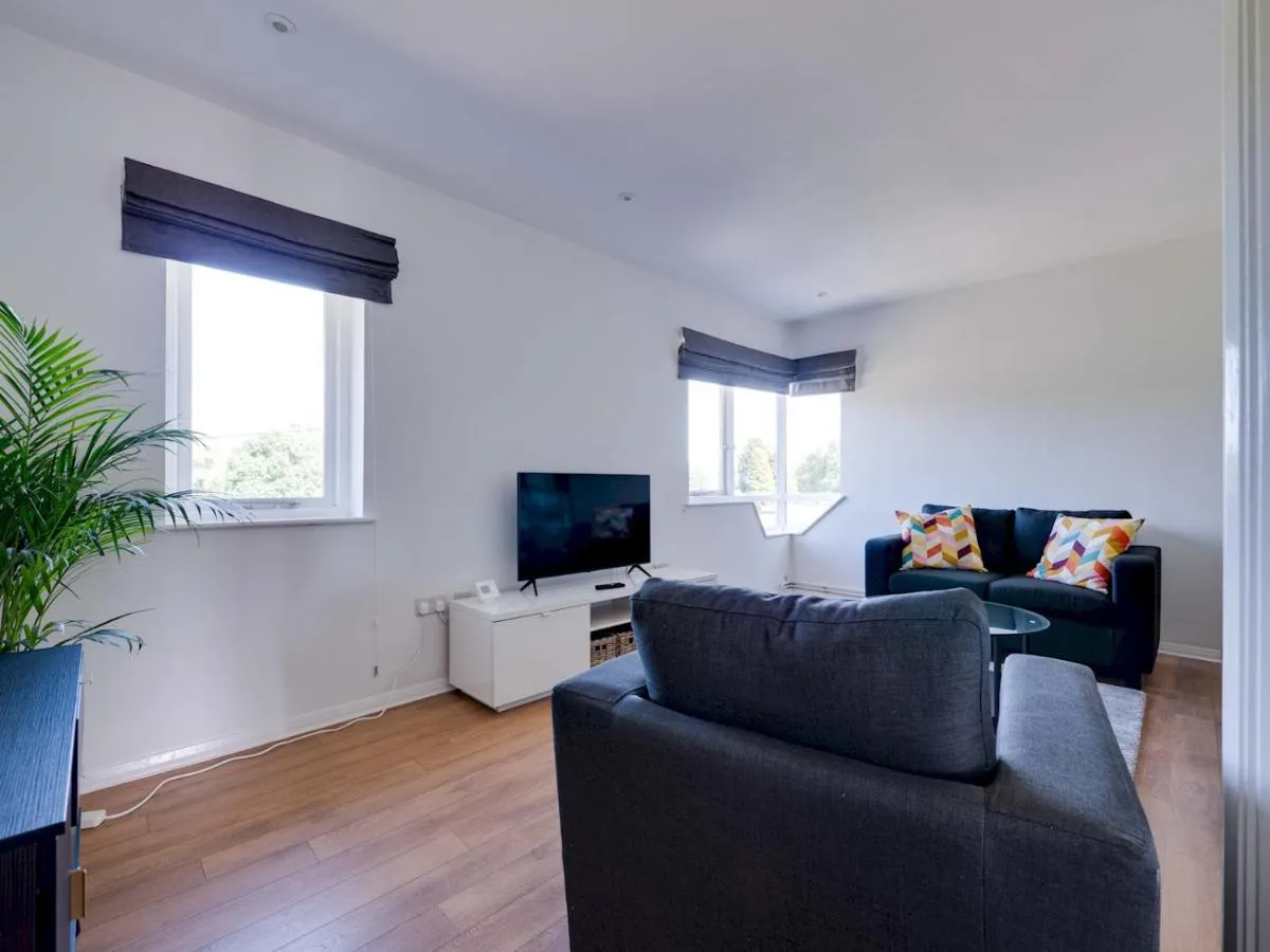 Image 5 of Pass the Keys Lovely 3 Bedroom property golf club and parking