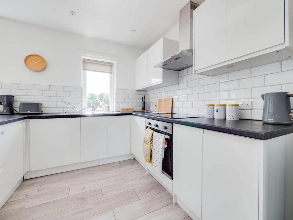 Image 6 of Pass the Keys Lovely 3 Bedroom property golf club and parking