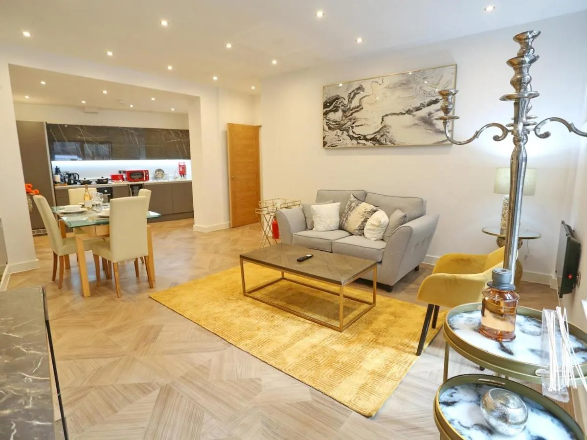Image 2 of Pass the Keys Mill Conversion Flat Mins from City Bars Shops