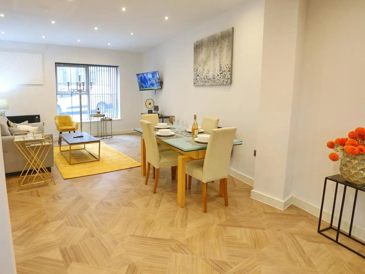 Image 3 of Pass the Keys Mill Conversion Flat Mins from City Bars Shops