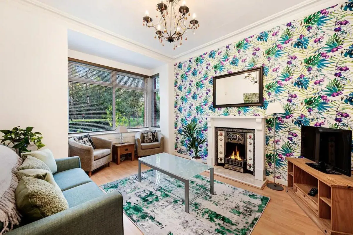 Image 4 of Pass the Keys Old Trafford 4-Bedroom Retreat Near Manchester United & City Centre – Family-Friendly