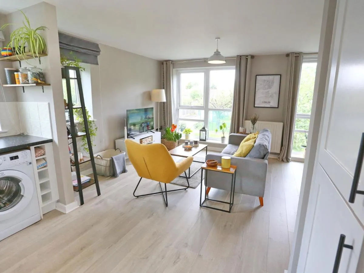 Image 2 of Pass the Keys Stylish Flat With Parking Close To Coop Arena