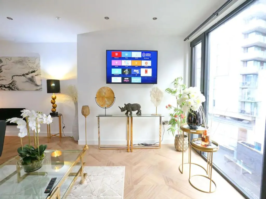 Image of Pass the Keys Super King Penthouse Minutes from Arndale Centre
