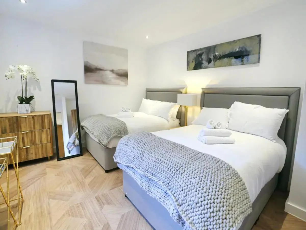 Image 3 of Pass the Keys Super King Penthouse Minutes from Arndale Centre
