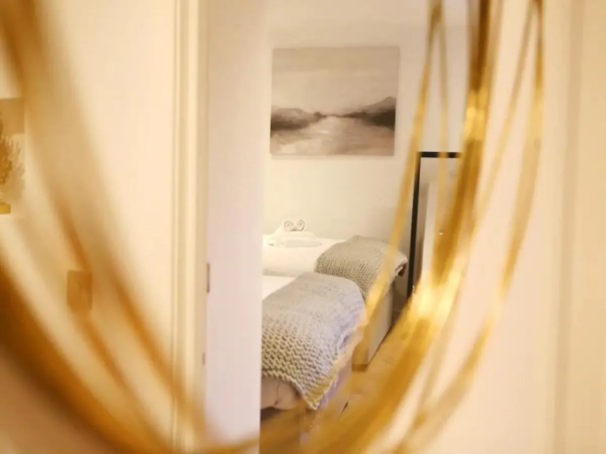 Image 6 of Pass the Keys Super King Penthouse Minutes from Arndale Centre
