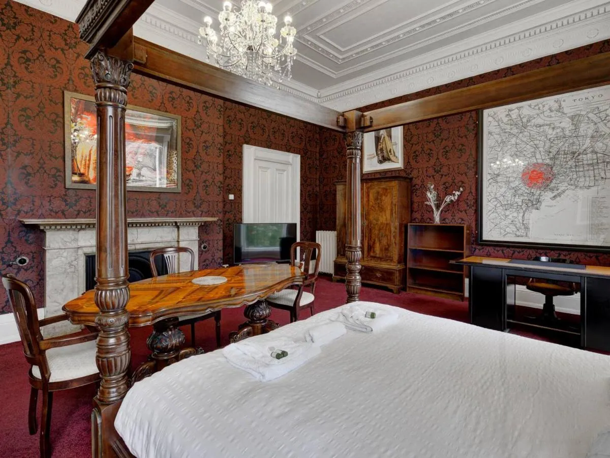 Image 2 of Pass the Keys The King Room Free Parking
