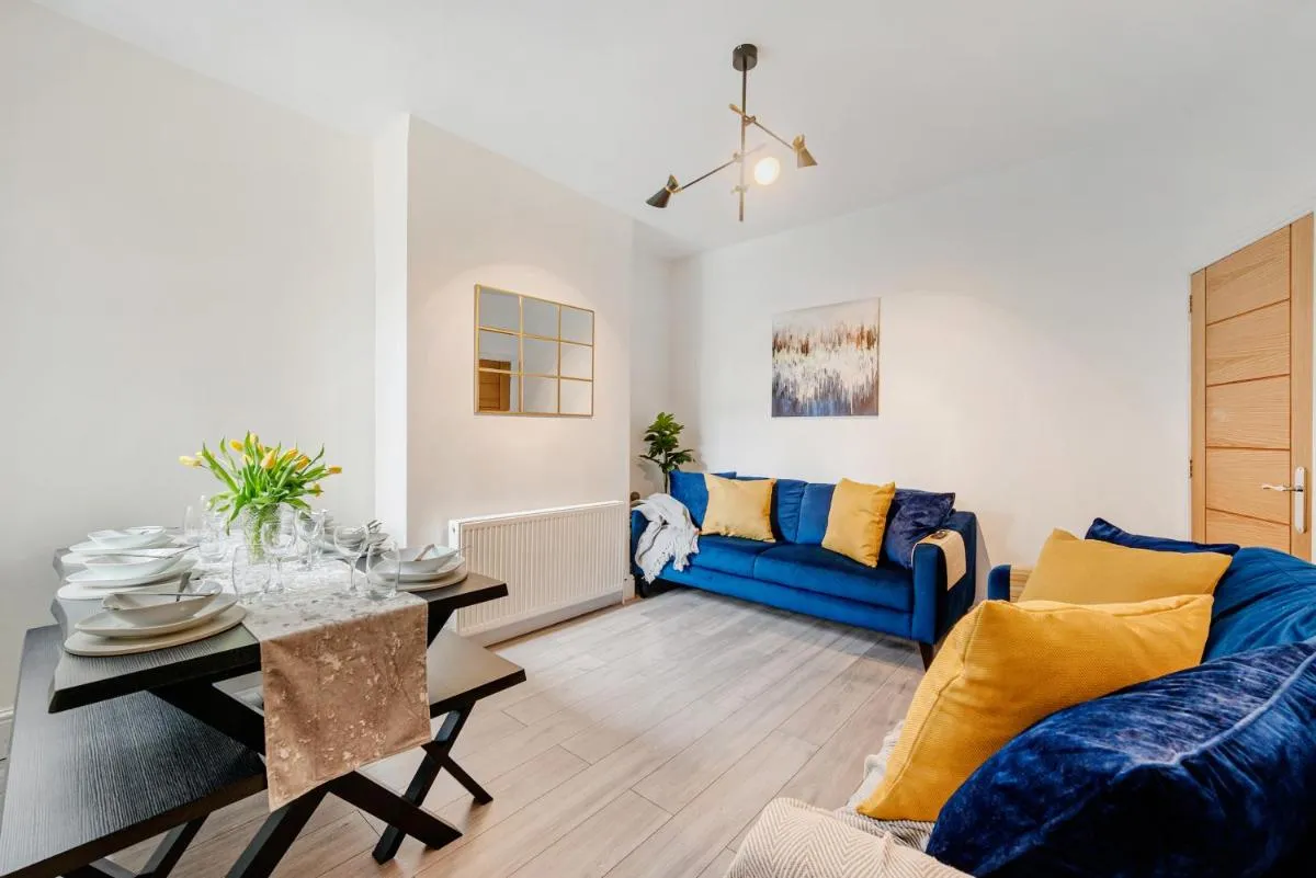 Image 1 of Pass the Keys Urban Oasis – Spacious 4 Bedroom House close to Manchester City