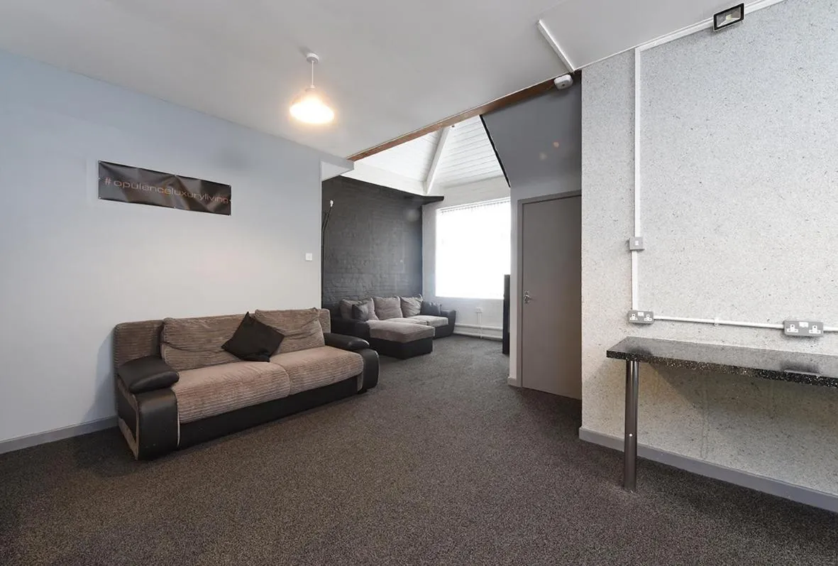 Image 5 of Penthouse Warehouse Slps 18 (61)