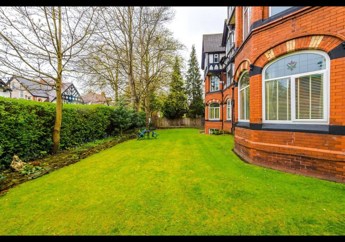 Image 4 of Promo – Stunning Apartment, Prime Area & Free Parking