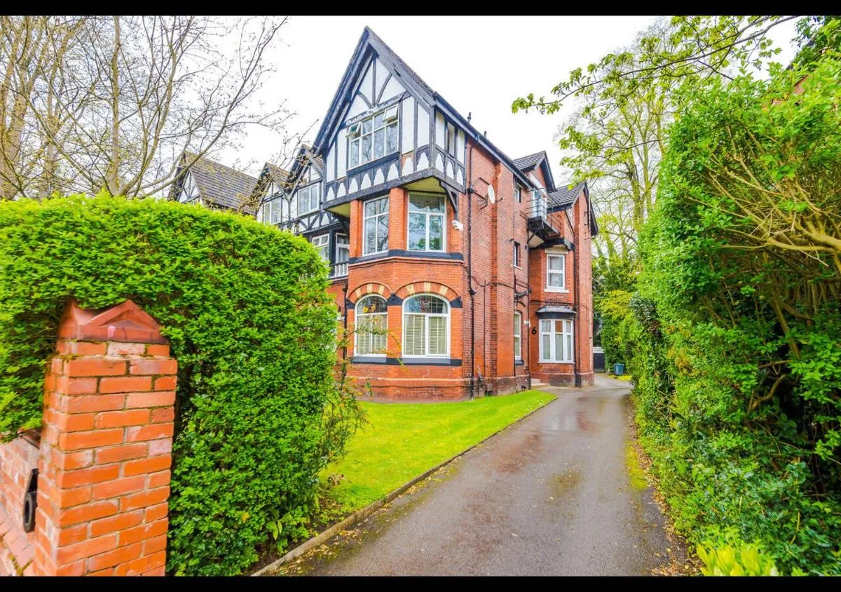 Image 1 of Promo – Stunning Apartment, Prime Area & Free Parking