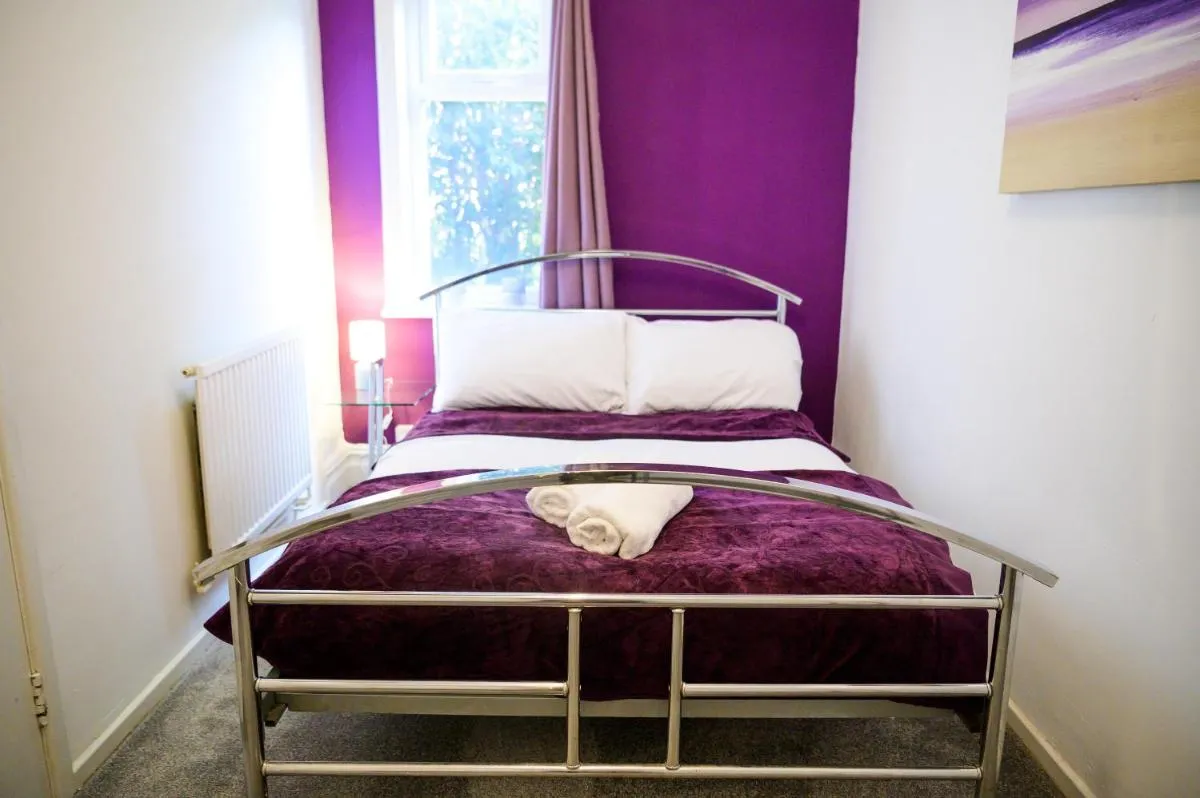 Image 5 of Purple Blossom, cosy 2 bed apartment, near Didsbury, free parking