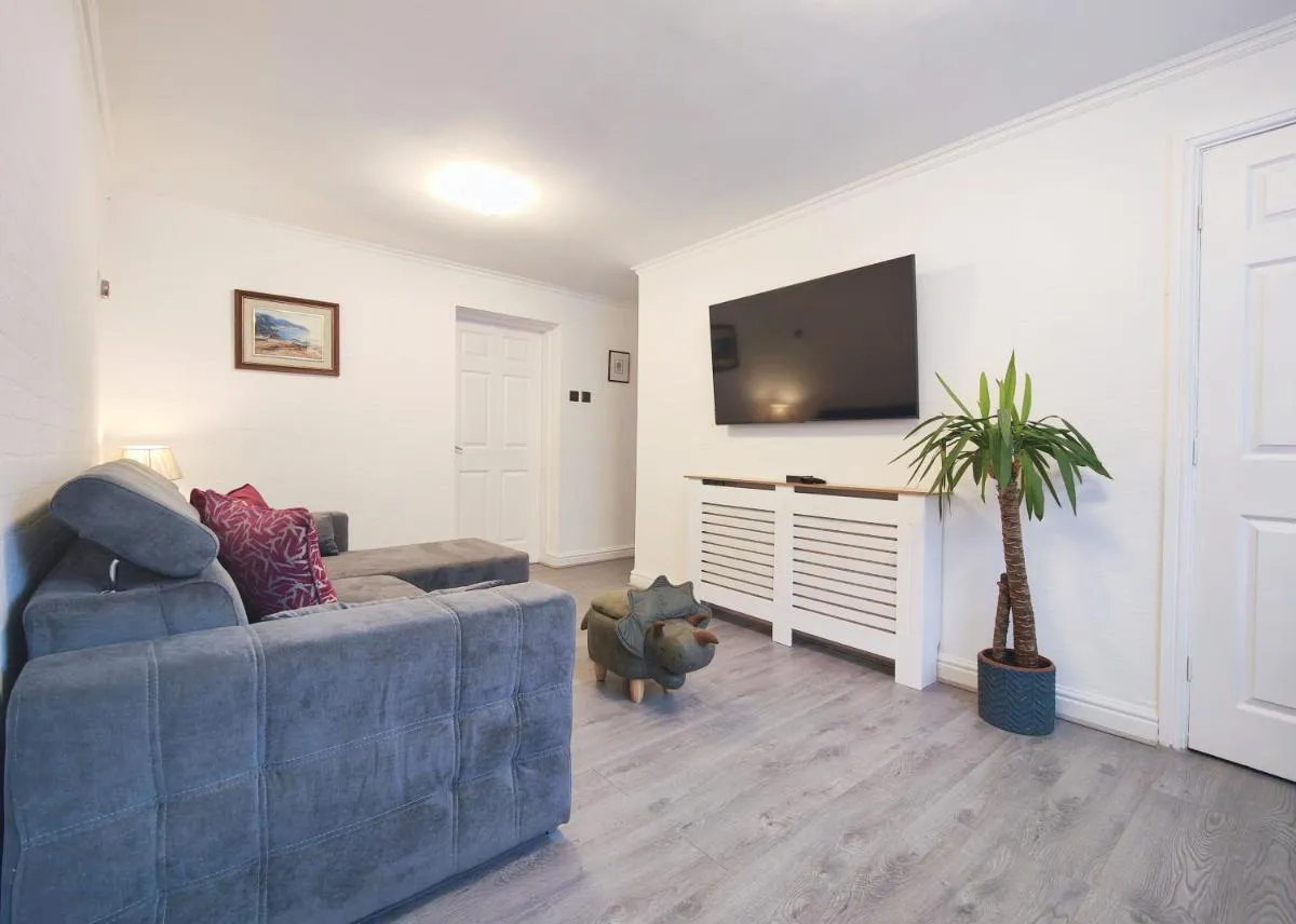 Image 1 of Regent House – Modern Holiday Home 10 Minutes to Manchester City Centre With Free Parking