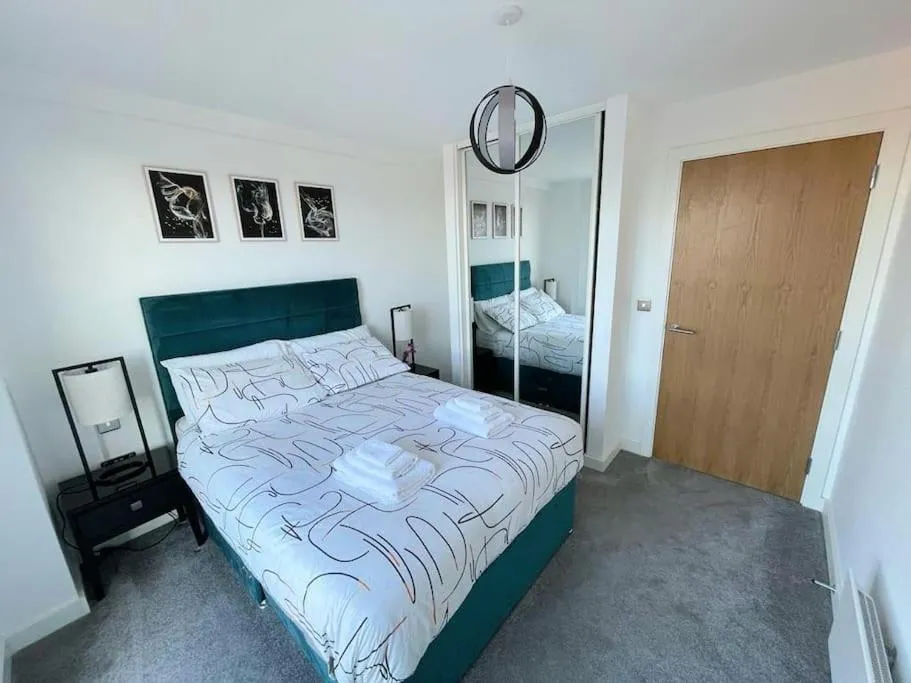 Image 2 of Relaxing 1-Bed Flat in Salford with Street Parking
