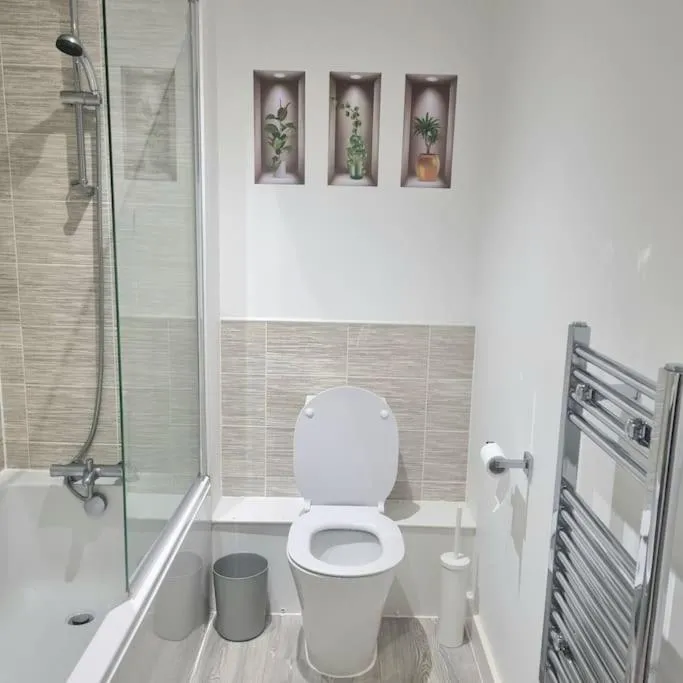 Image 4 of Relaxing 1-Bed Flat in Salford with Street Parking