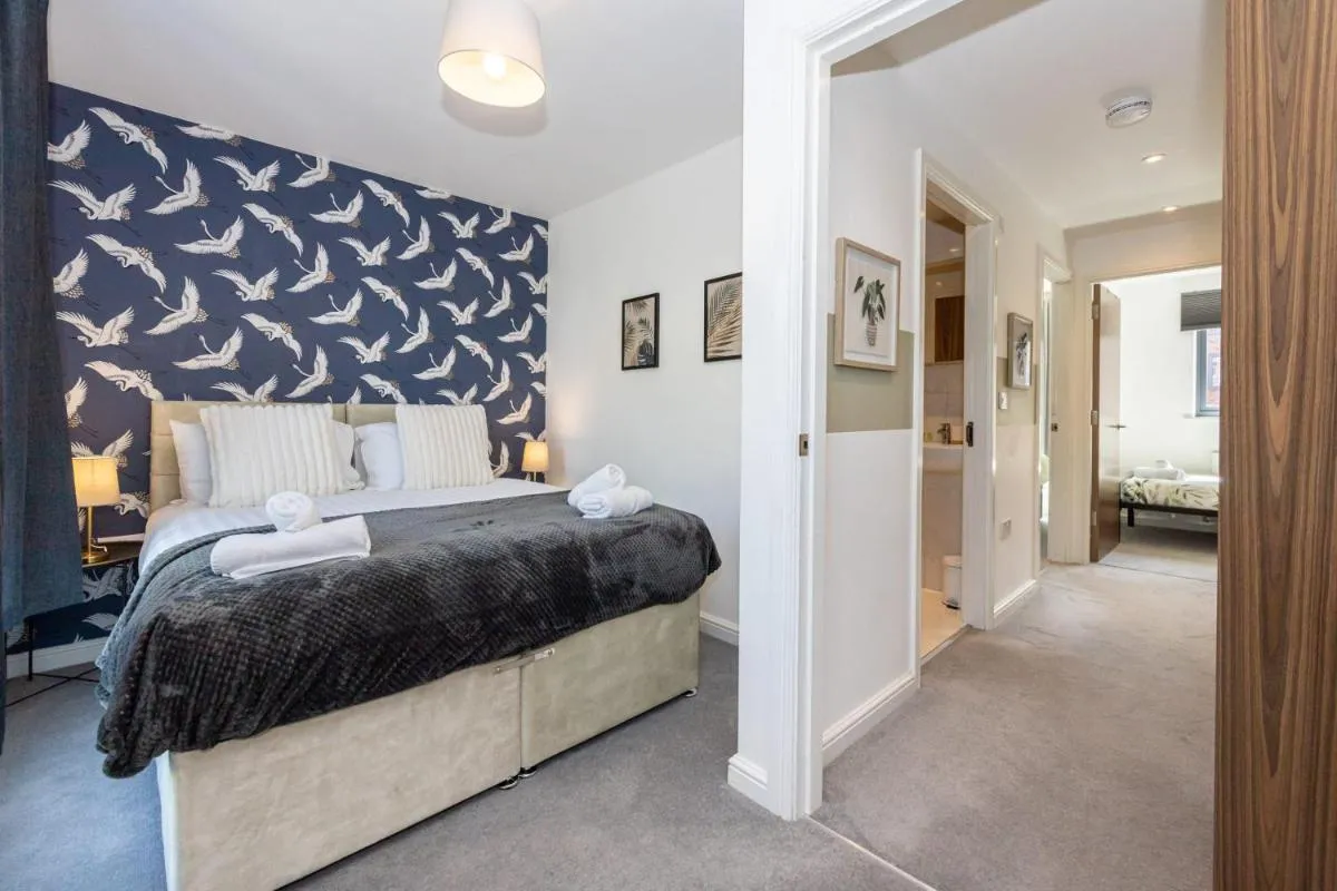 Image 3 of Rest&Recharge at Brookdale House (5 Bedrooms, 15mins to City Centre, Free Parking)