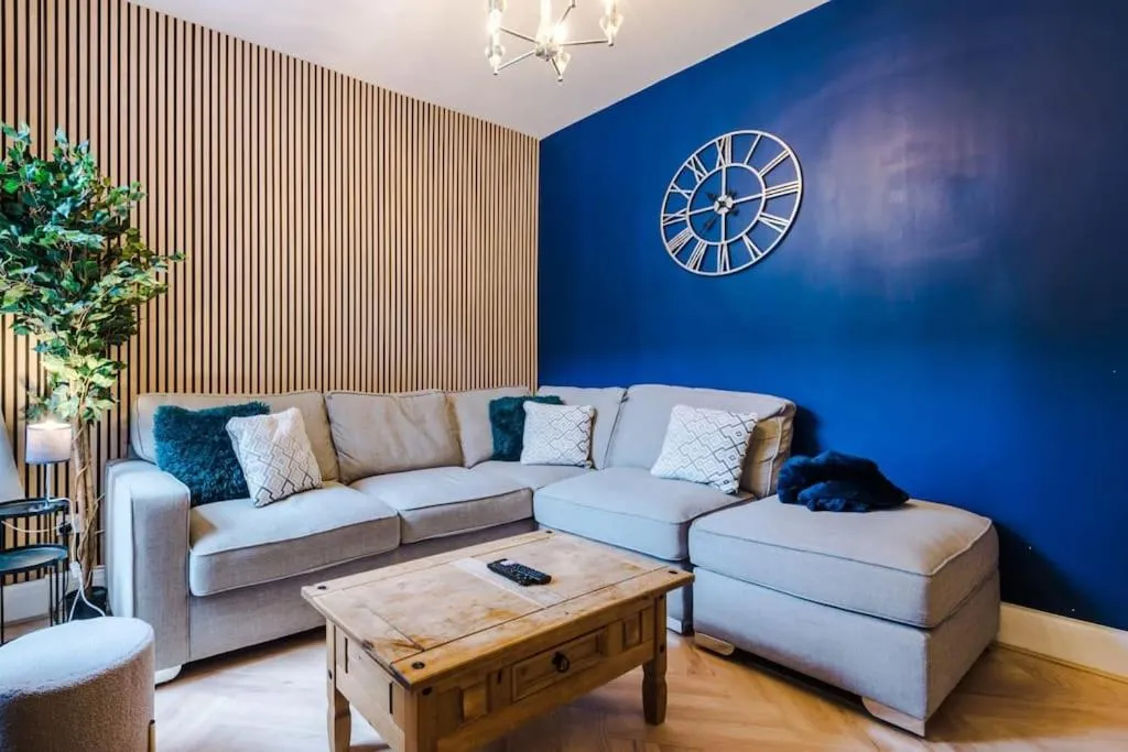 Image 1 of Rest&Recharge at a Luxury Retreat in Manchester – Sleeps 11, 5 Bedrooms, 3 Bathrooms, Free Parking