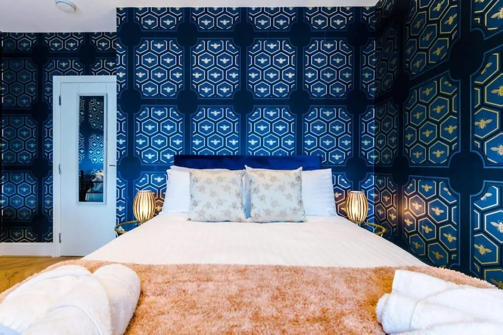 Image 6 of Rest&Recharge at a Luxury Retreat in Manchester – Sleeps 11, 5 Bedrooms, 3 Bathrooms, Free Parking
