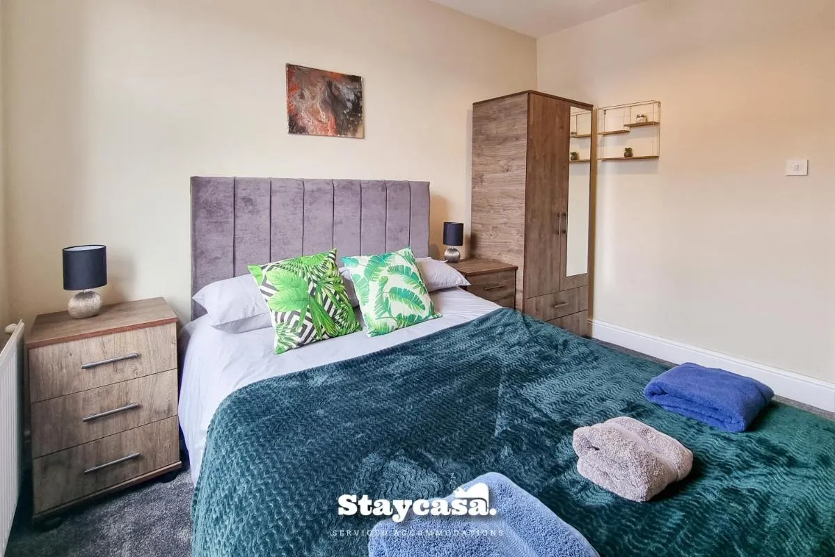 Image 4 of Rustic Ebony Suite With Free Parking