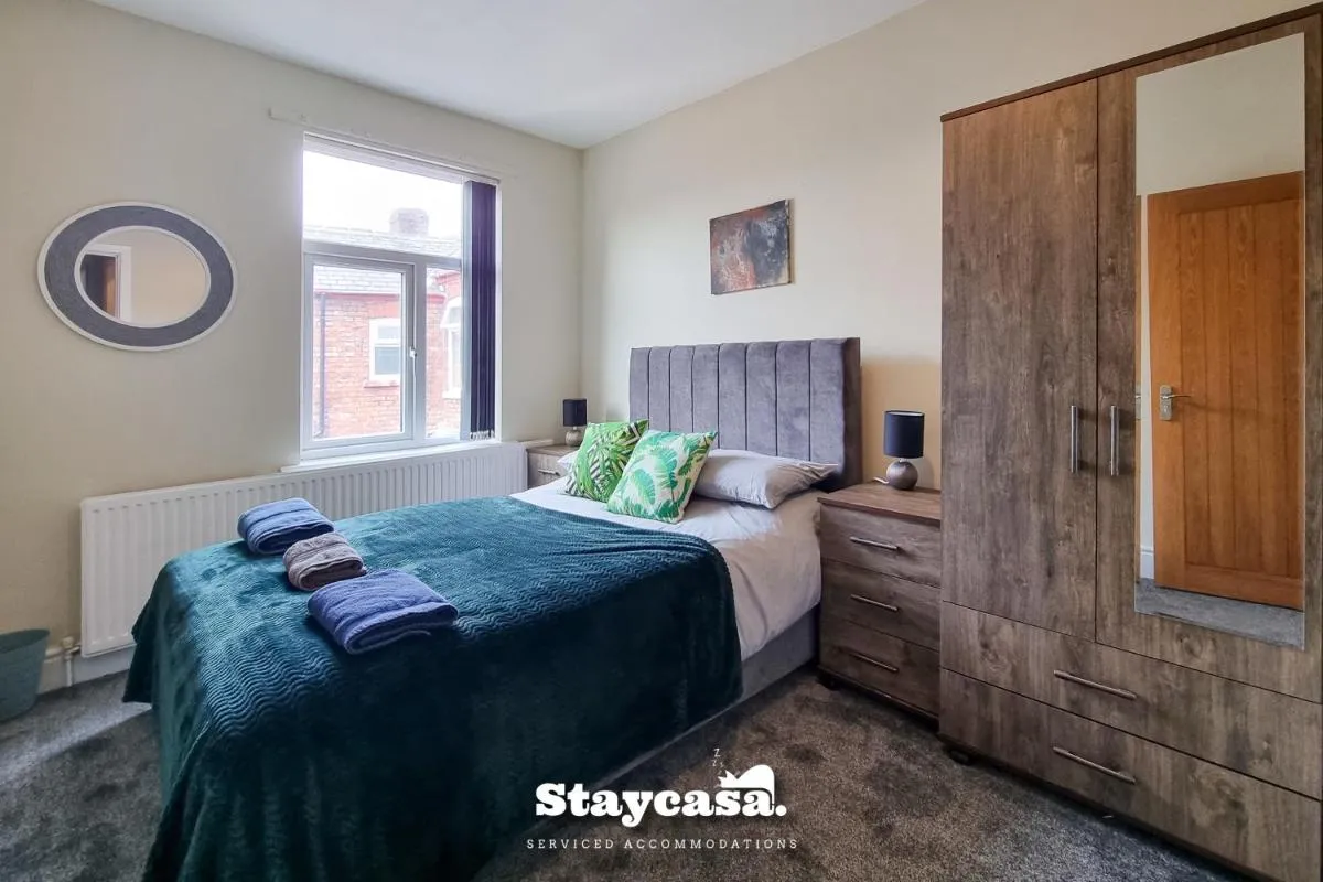 Image 5 of Rustic Ebony Suite With Free Parking