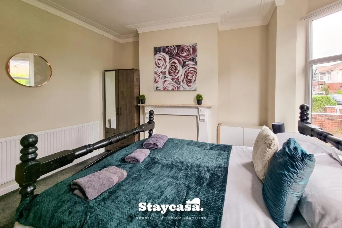 Image 2 of Rustic Ebony Suite With Free Parking
