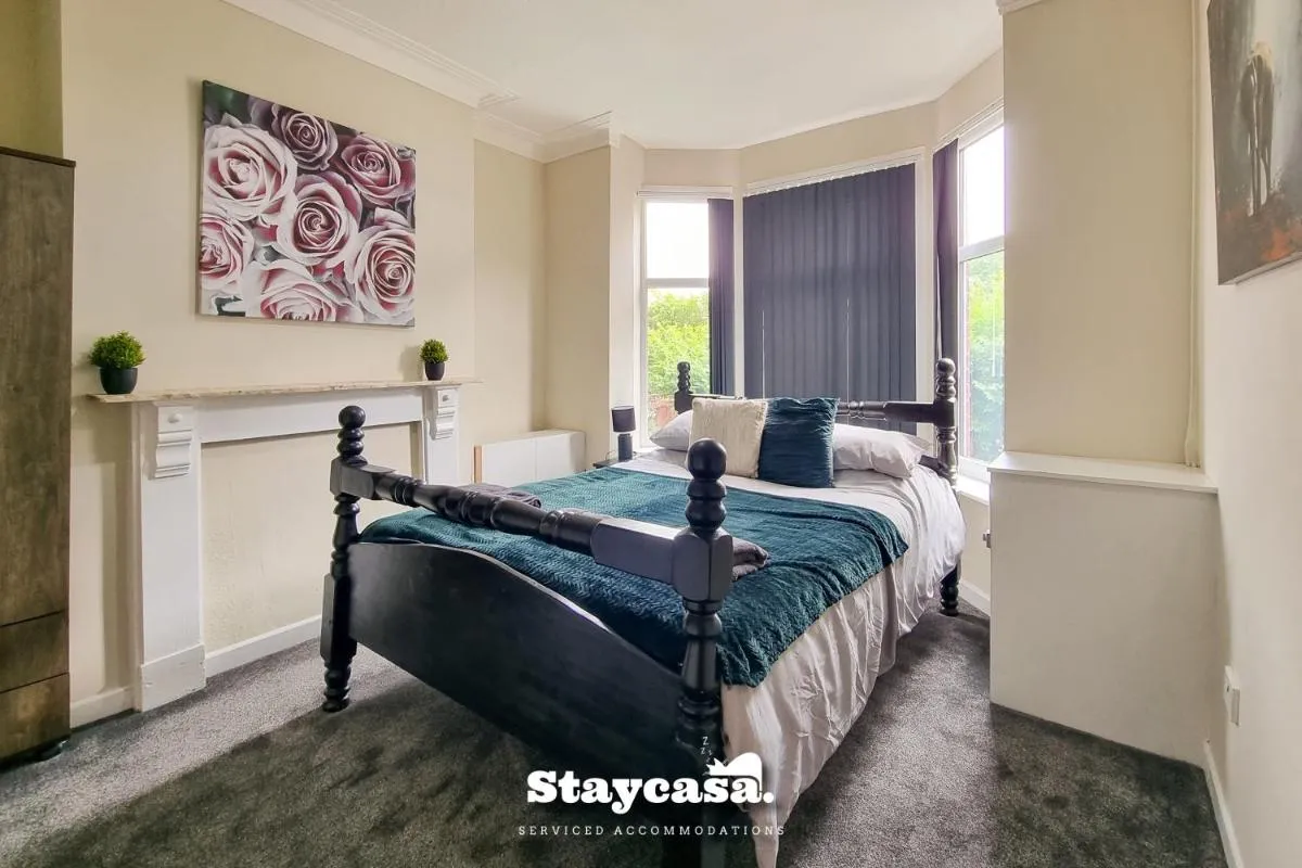 Image 1 of Rustic Ebony Suite With Free Parking