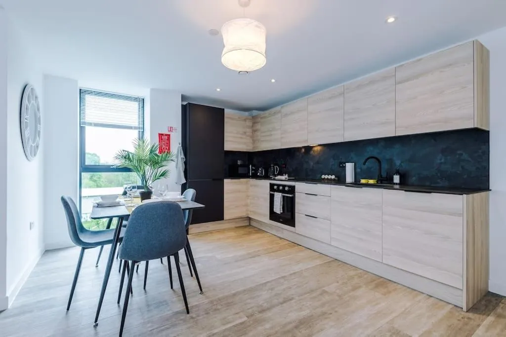 Image 1 of Sleeps 6, Stylish 2 Bedroom Apartment in Old Trafford, Balcony, Smart TVs, Long Term Disc