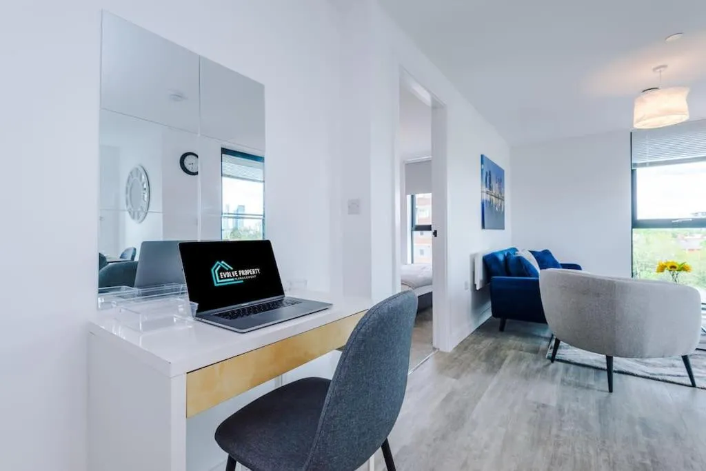 Image 4 of Sleeps 6, Stylish 2 Bedroom Apartment in Old Trafford, Balcony, Smart TVs, Long Term Disc