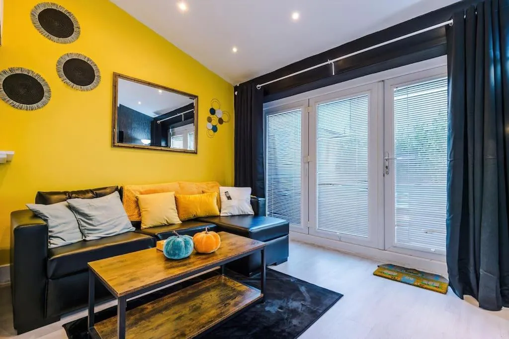 Image 1 of Sleeps 9, Games Room, Perfect For Groups, Driveway, Smart TV, Available For Long Stays