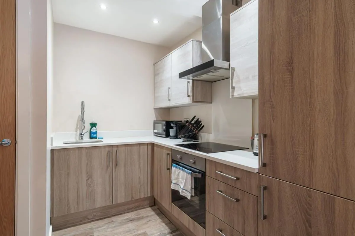 Image 3 of Spacious 2 Bed Apartment in Manchester Centre
