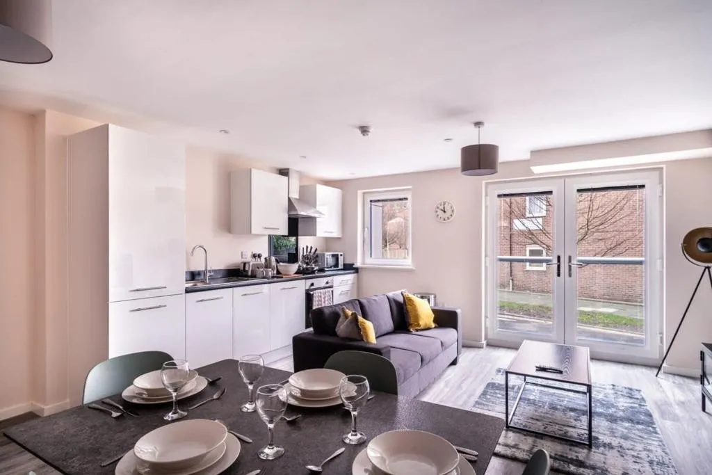 Image of Spacious 2 Bedroom Apartment in Manchester
