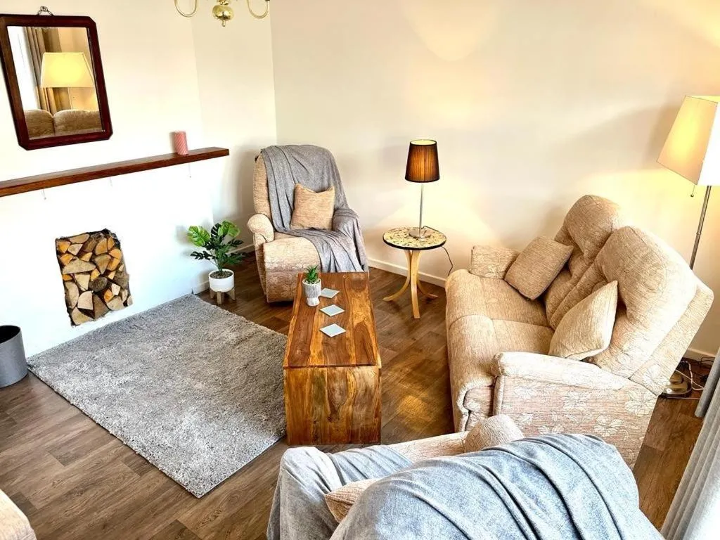 Image 6 of Spacious 3 Bedroom House – Sleeps 5