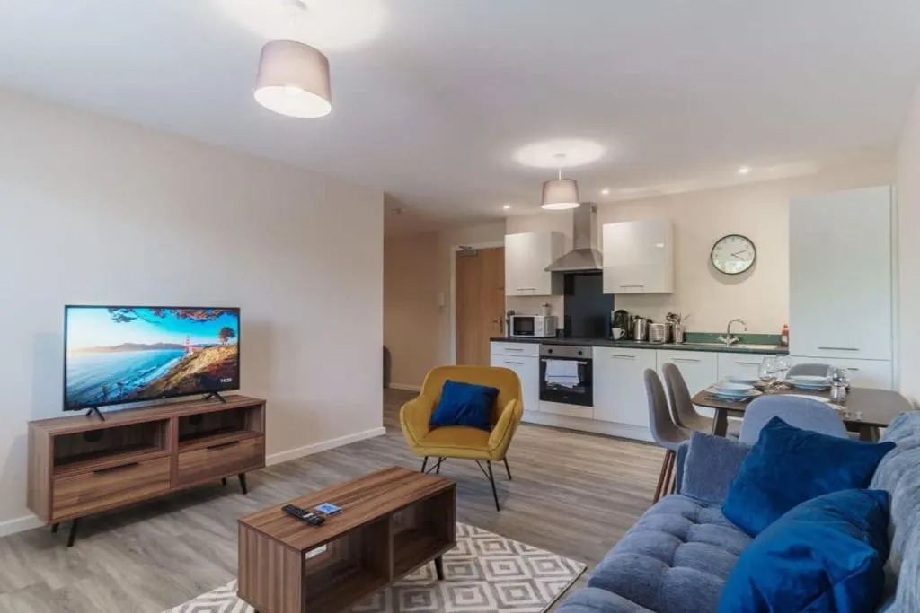 Image of Spacious & Bright 2 Bed Apartment Manchester