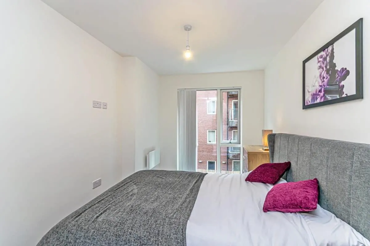 Image 6 of Spacious Central Manchester 2 Bed Apartment