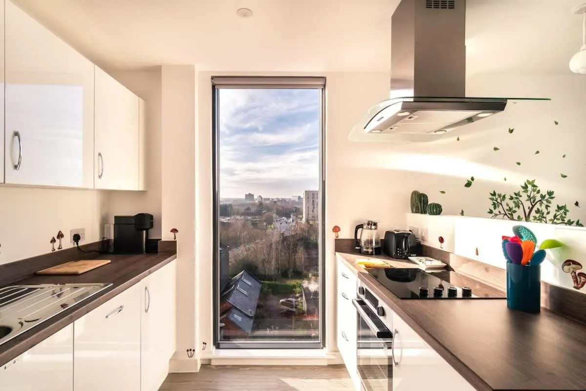 Image 2 of Spacious & Modern 1 Bed Apartment Manchester