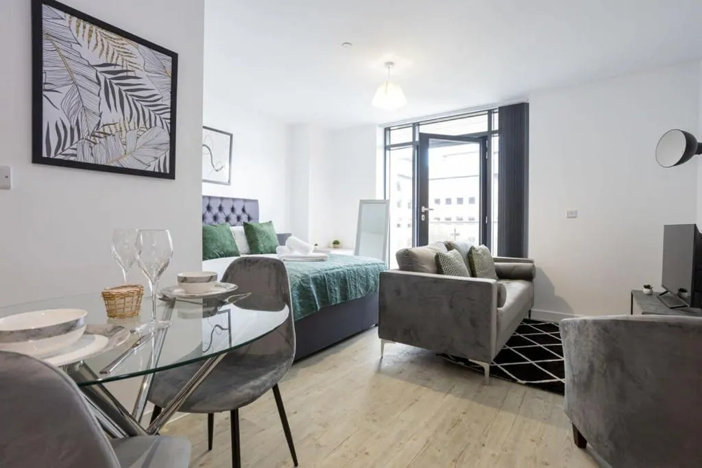 Image of Spacious and Bright Studio in Manchester