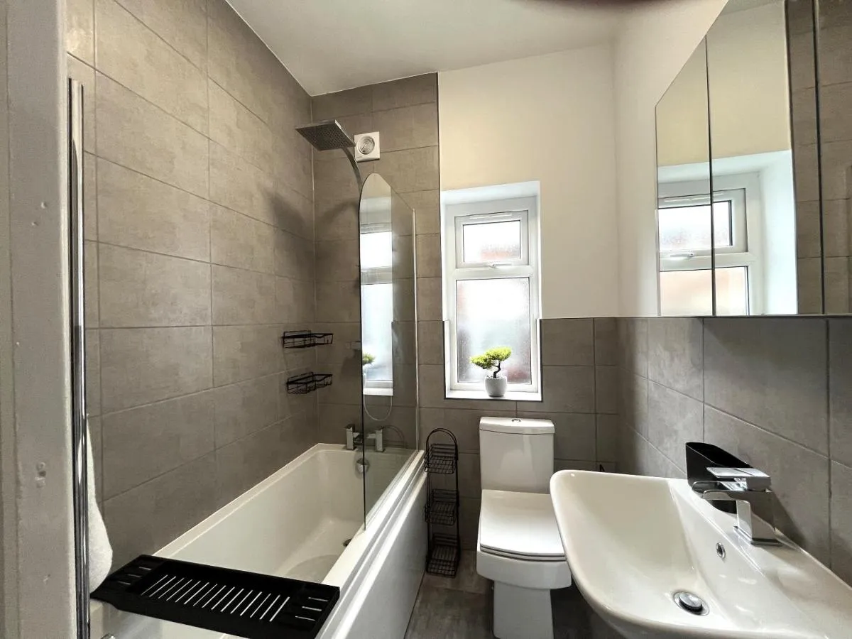 Image 6 of Spacious home sleeps 8 Nr Etihad Coop Live & City