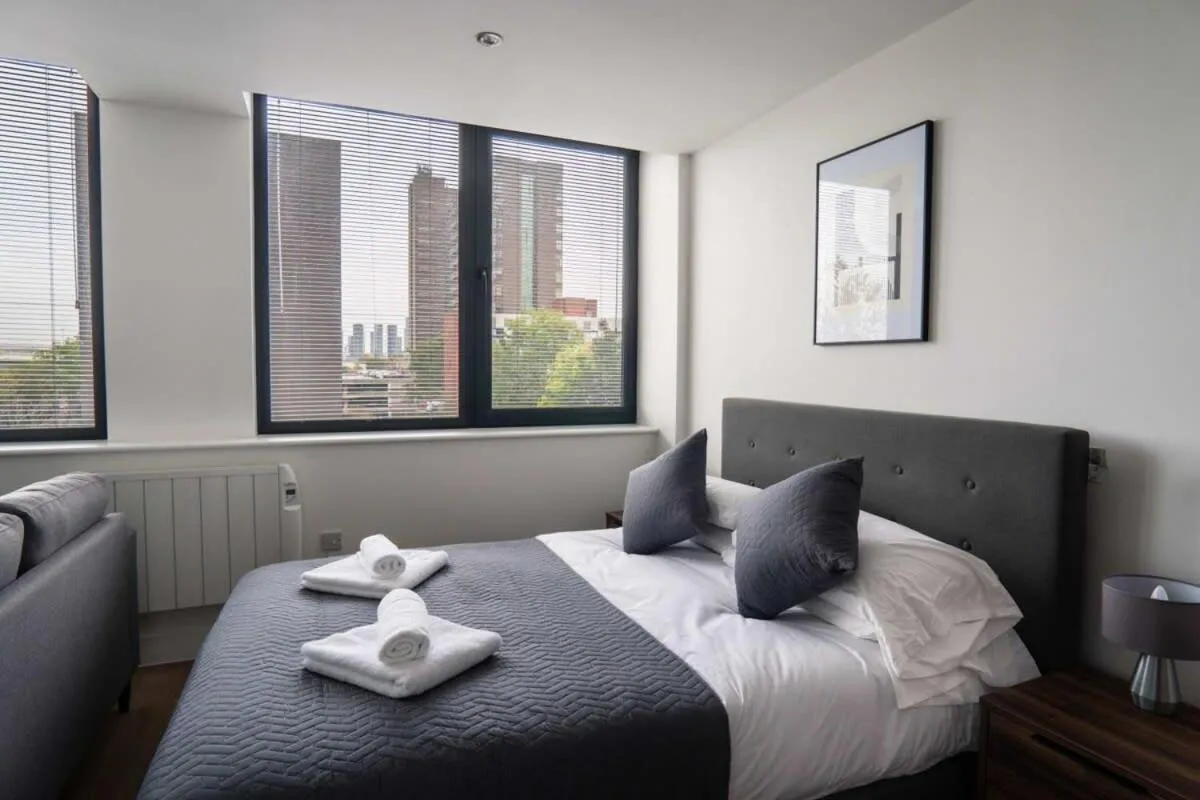 Image 3 of Stay Zeni, Alexandra Rise Manchester Chic Studio