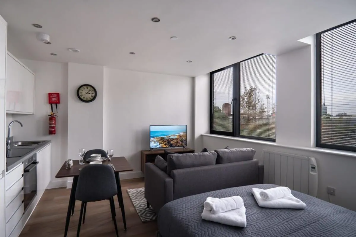 Image 5 of Stay Zeni, Alexandra Rise Manchester Chic Studio