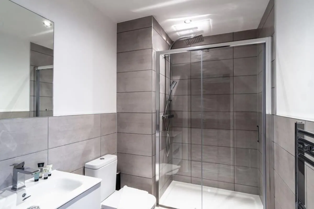 Image 3 of Stay Zeni, Alexandra Rise Manchester Fab 1 Bed