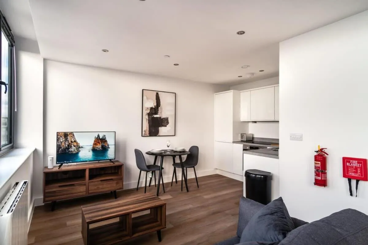 Image 6 of StayZeni, Alexandra Rise Manchester Studio