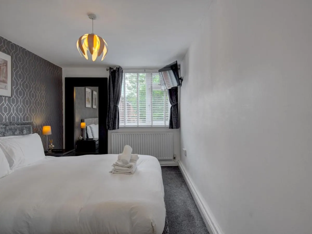 Image 4 of Stunning 1 bed apartment with parking Pass the Keys