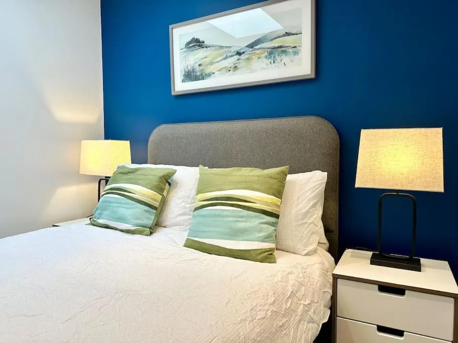 Image 1 of Stunning City Centre Duplex with Free Parking