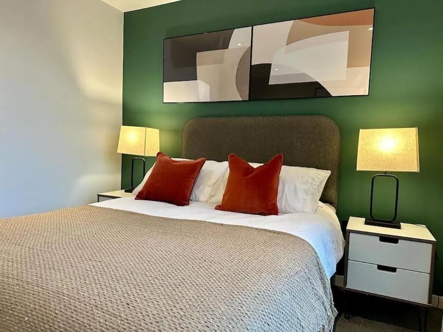 Image 5 of Stunning City Centre Duplex with Free Parking