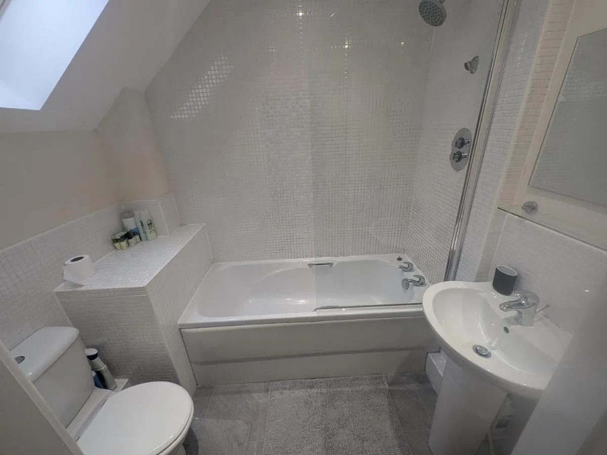 Image 6 of Stunning Modern 2 Bedroom Apartment – Perfect Getaway