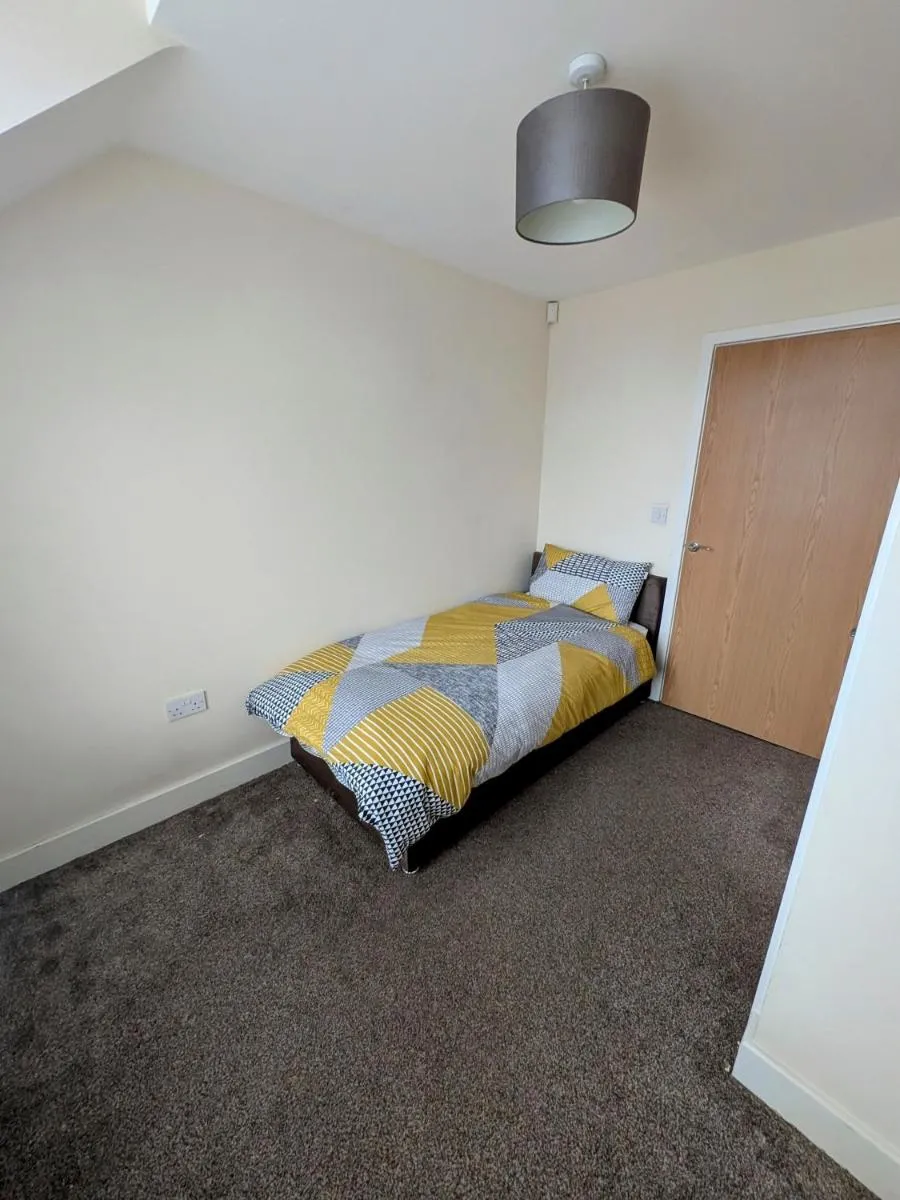 Image 5 of Stunning Modern 2 Bedroom Apartment – Perfect Getaway