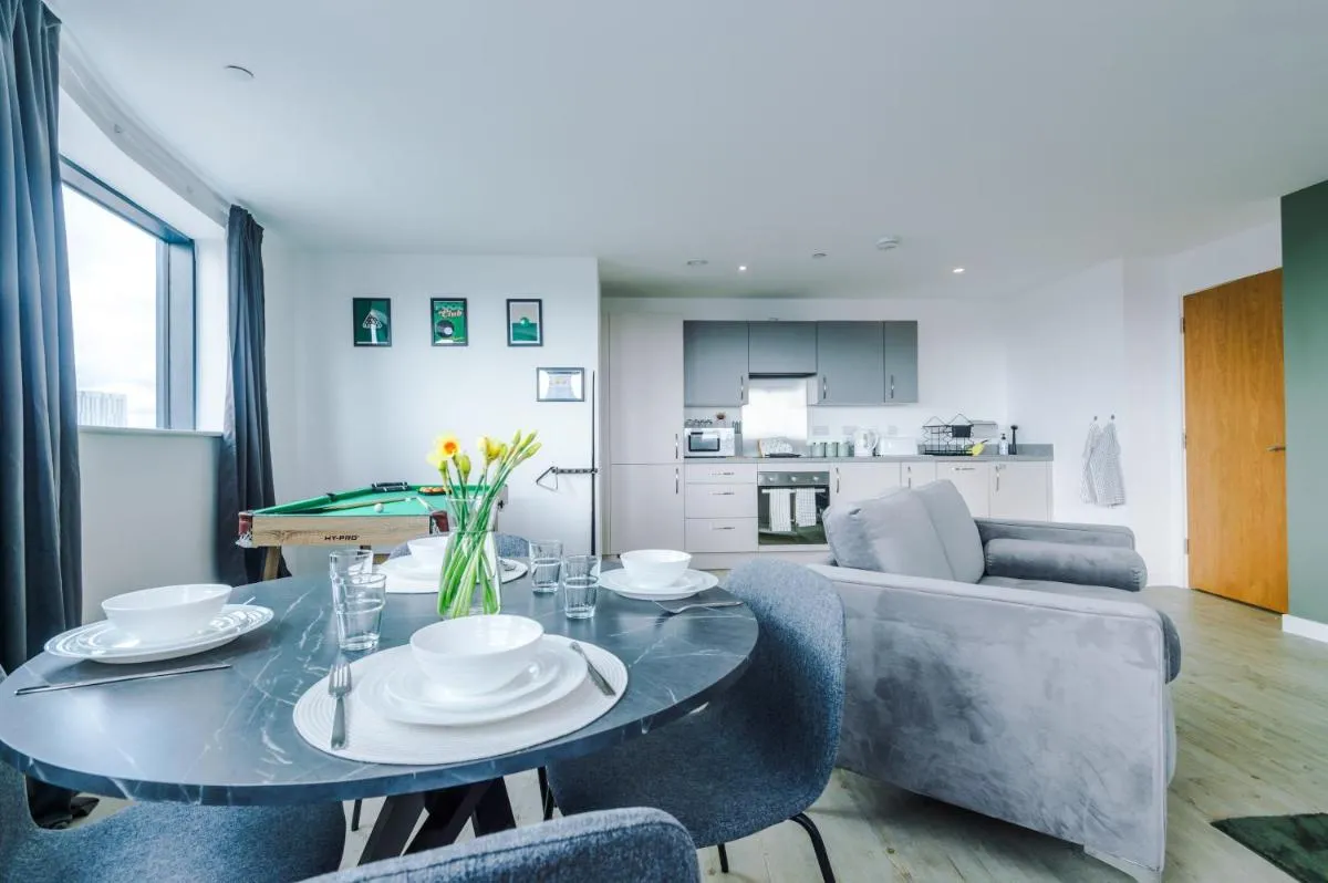 Image 5 of Stylish Apartment, Sleeps 6, Pool Table, Smart TVs, Parking available