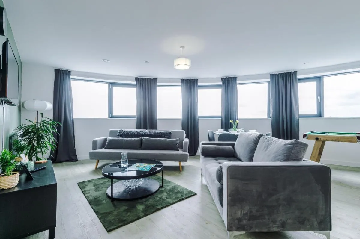 Image 3 of Stylish Apartment, Sleeps 6, Pool Table, Smart TVs, Parking available