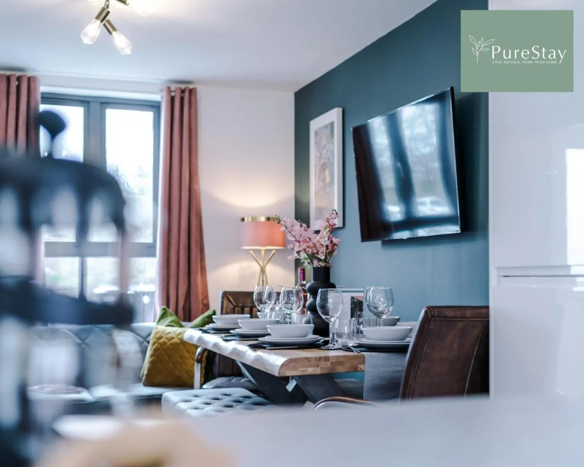 Image 6 of Stylish Five Bedroom House By PureStay Short Stay & Serviced Accommodation Manchester Free Parking