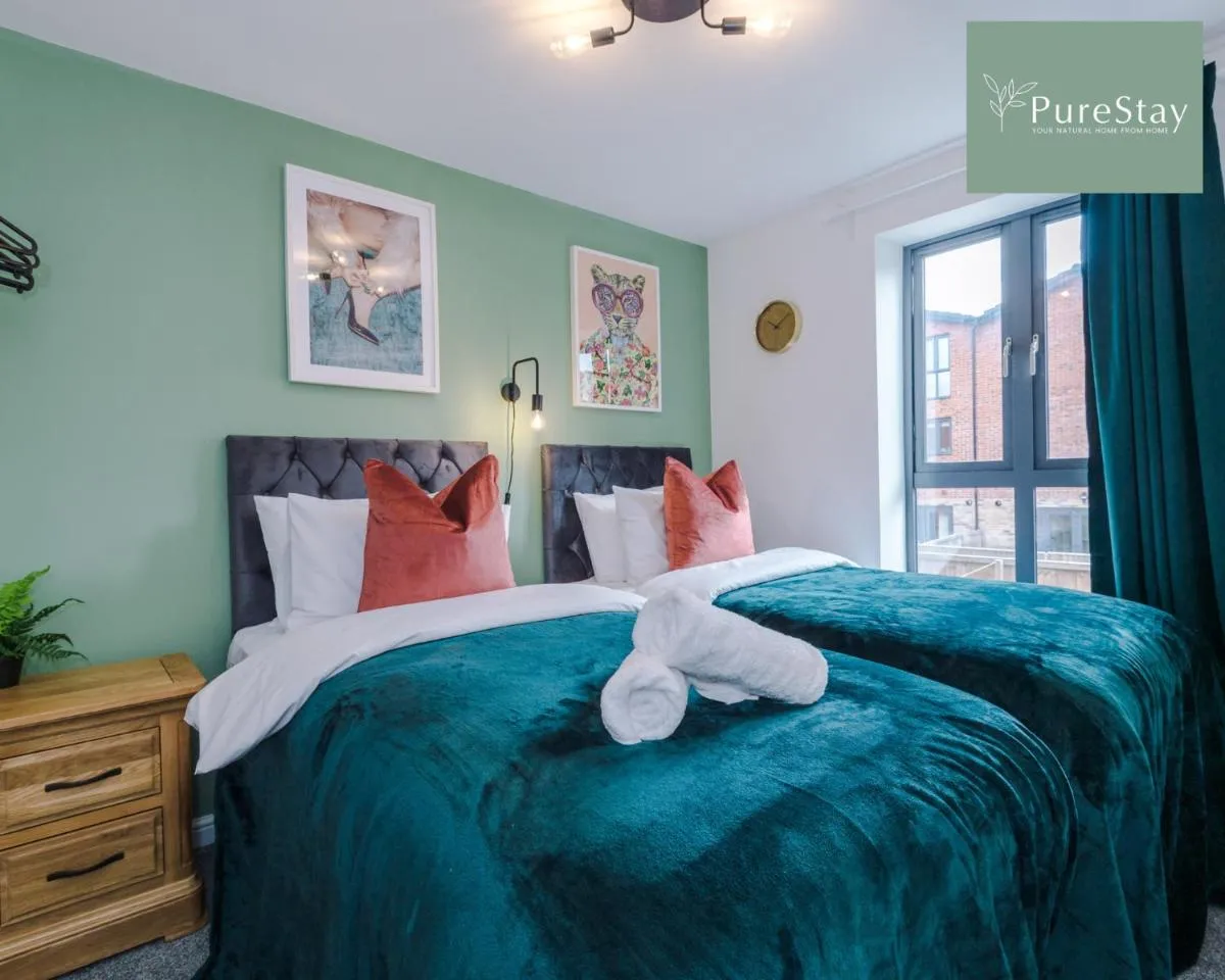 Image 4 of Stylish Five Bedroom House By PureStay Short Stay & Serviced Accommodation Manchester Free Parking